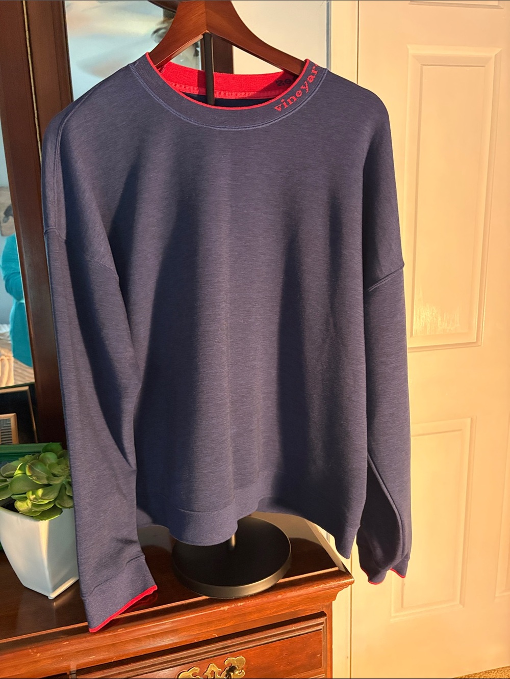 Vineyard Vines Women’s Navy Crewneck with Red Trim
